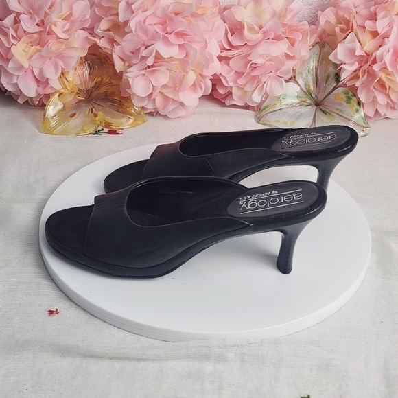 Aerology by AER0SOLES Sling Pump Open Toe Beige Leather Rubber Sole Size: 7 - Picture 4 of 12